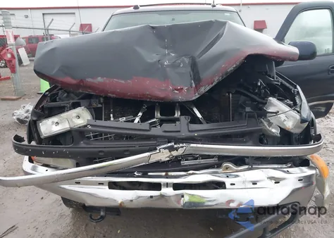 2005 Chevrolet Tahoe Lt из США, поврежденный, VIN 1GNEK13T75J214519